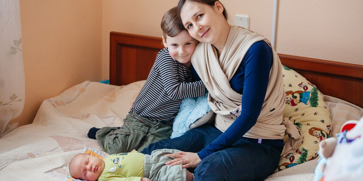 War civilian disruption — displaced family