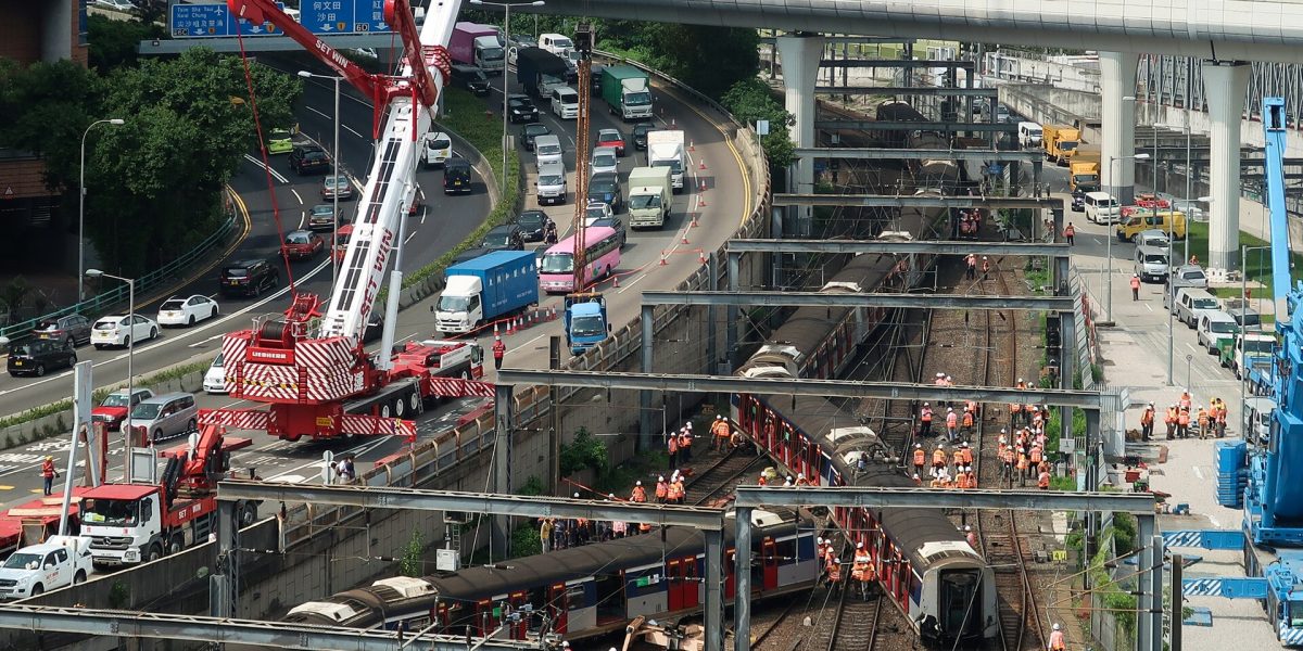 Train derailments — derailed train