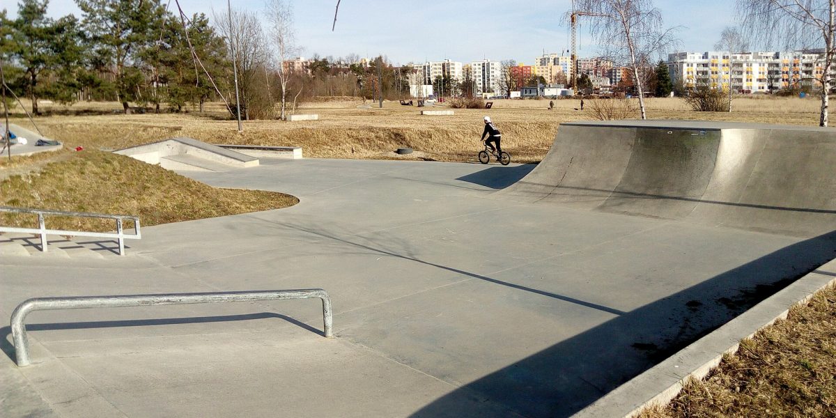 Pump tracks and skate parks — skate park
