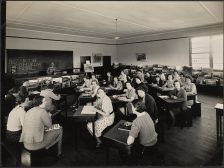 Children's art programs — art class