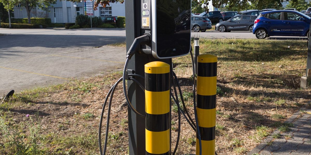Electric vehicle market — electric vehicle
