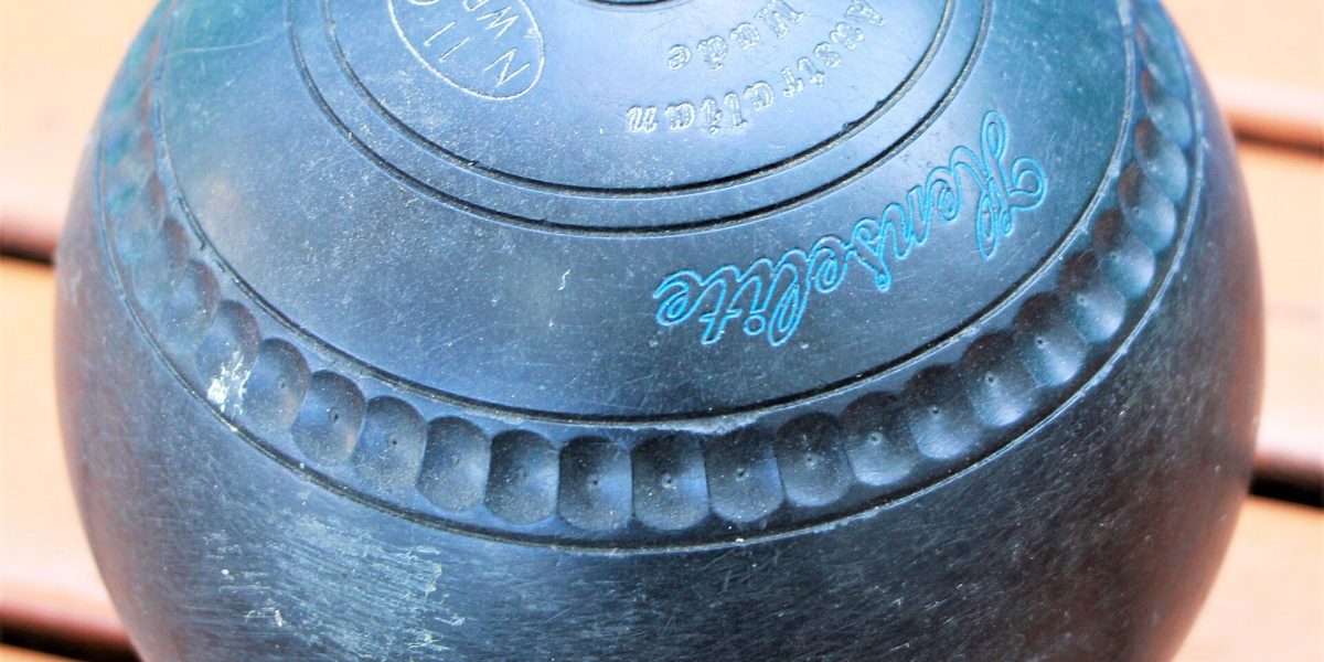 Lawn bowls — lawn bowls