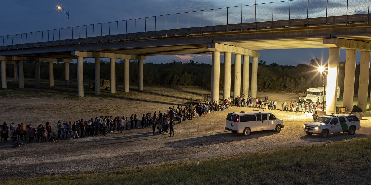 Migrant arrests — migrants border patrol