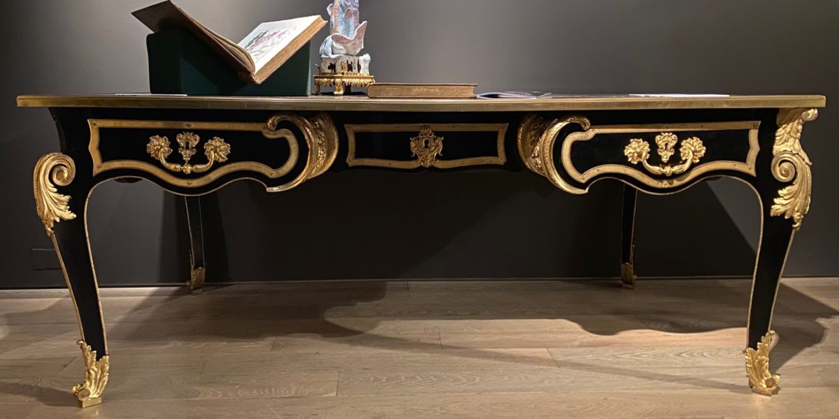 Writers' residencies — writing desk